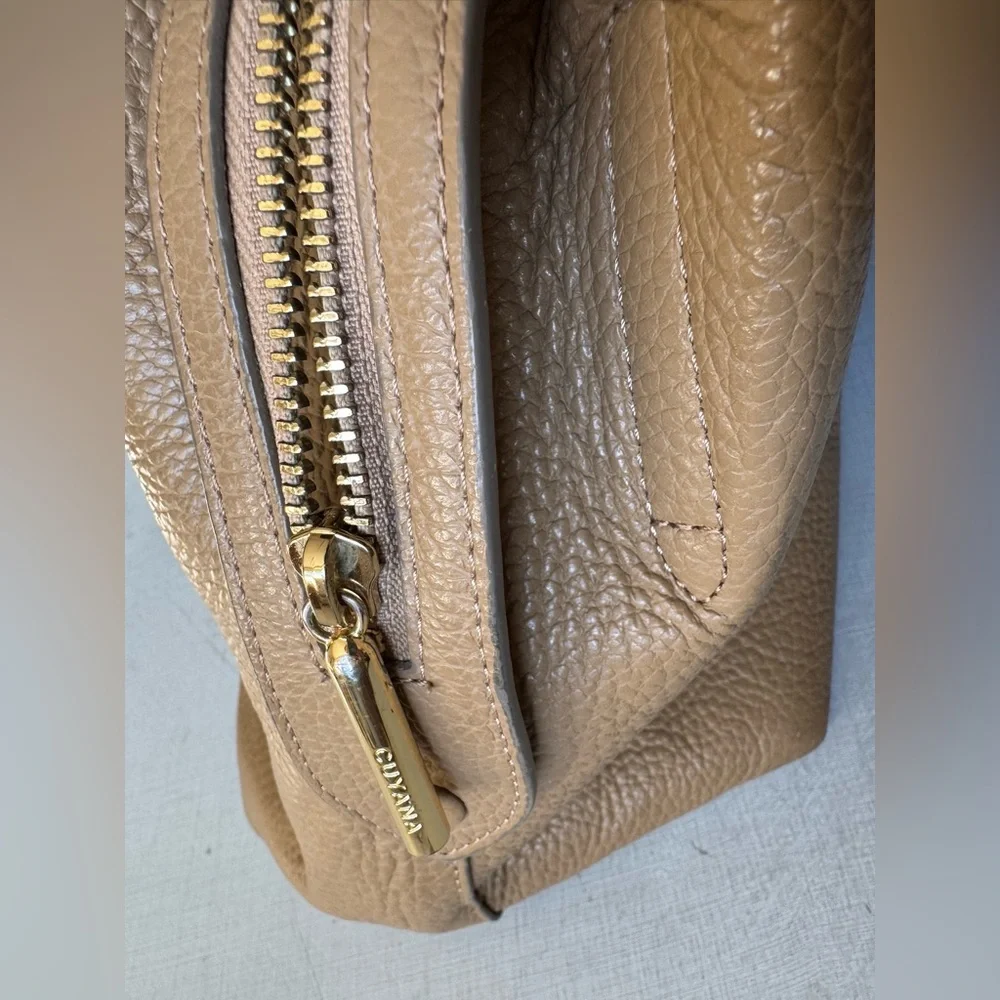 Cuyana Zippered Satchel in Cappuccino Pebbled Leather